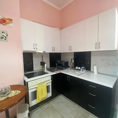 Апартаменты Enxhi *